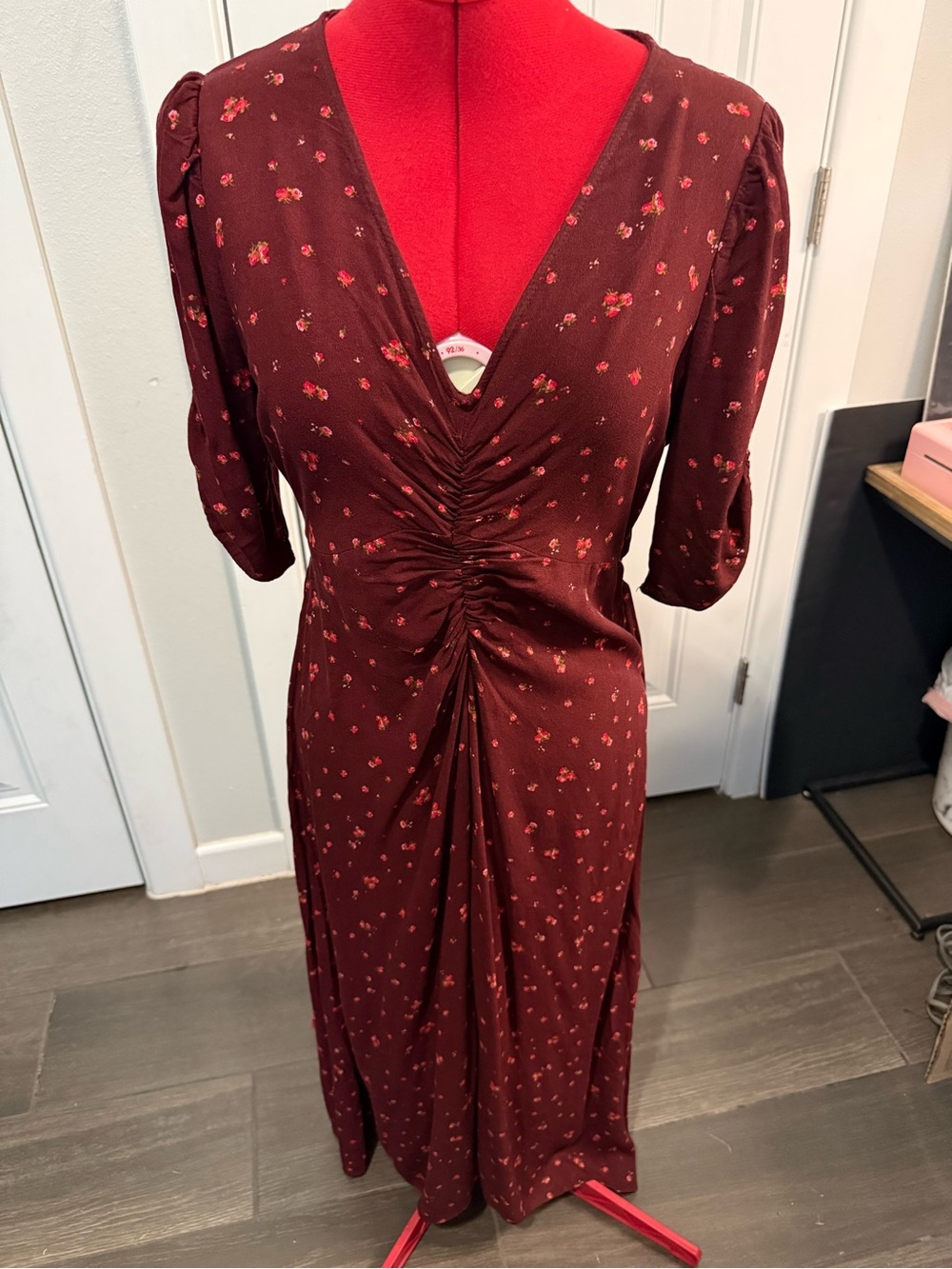 Old Navy Burgundy Floral V-Neck Ruched Midi Maxi Dress Sz M 100% Rayon